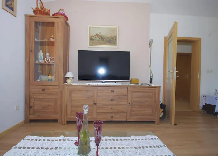 Jakov Villa *