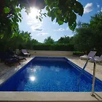 Villa Jakov Kraj