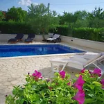 Villa Jakov *
