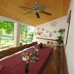 Jakov